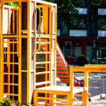 Farbenfroher Spielplatz