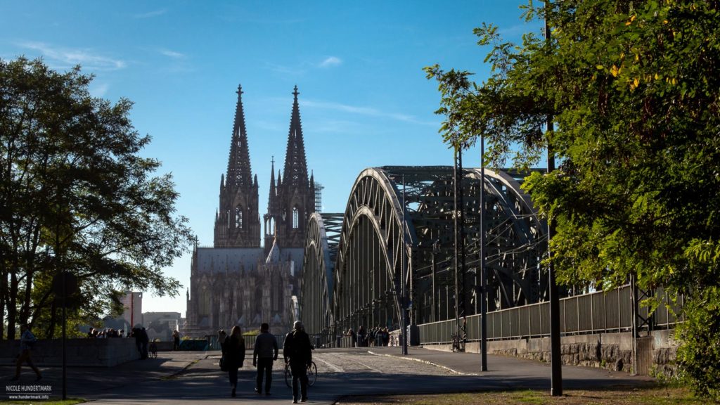 Blick auf den Kölner Dom und Hohenzollernbrücke