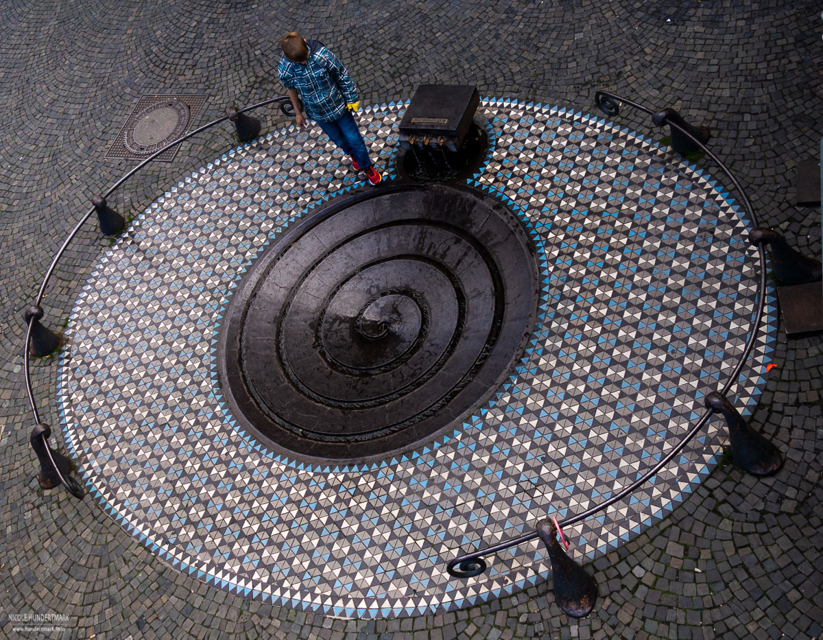 Der schöne Taubenbrunnen in Köln fotografiert von Nicole Hundertmark